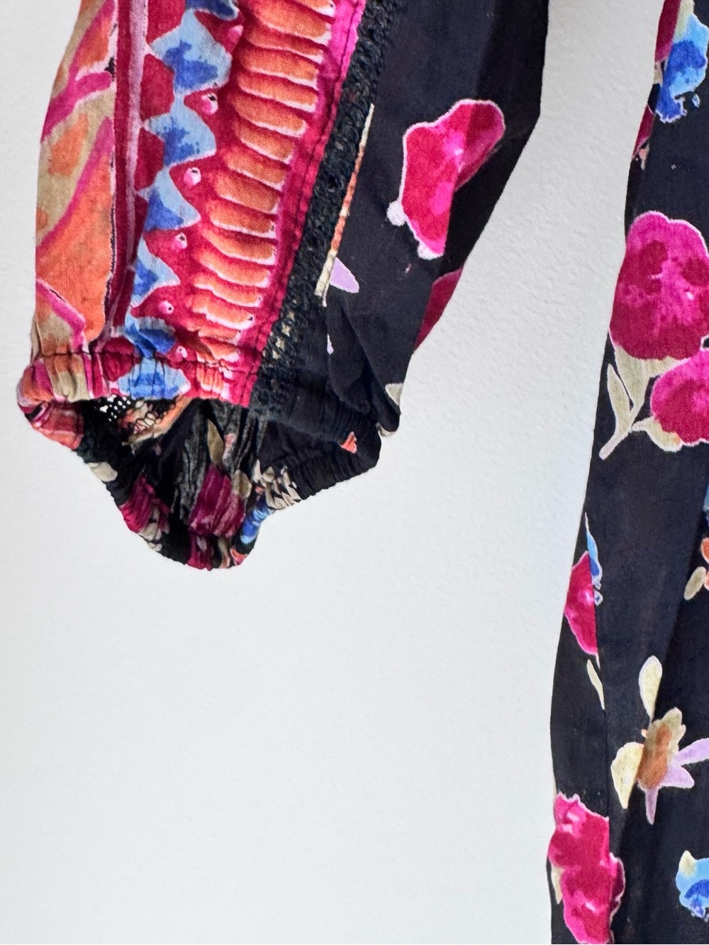 Nostalgia Black high low %100 cotton Top Multicolor Floral & black embroidery - Picture 7 of 14